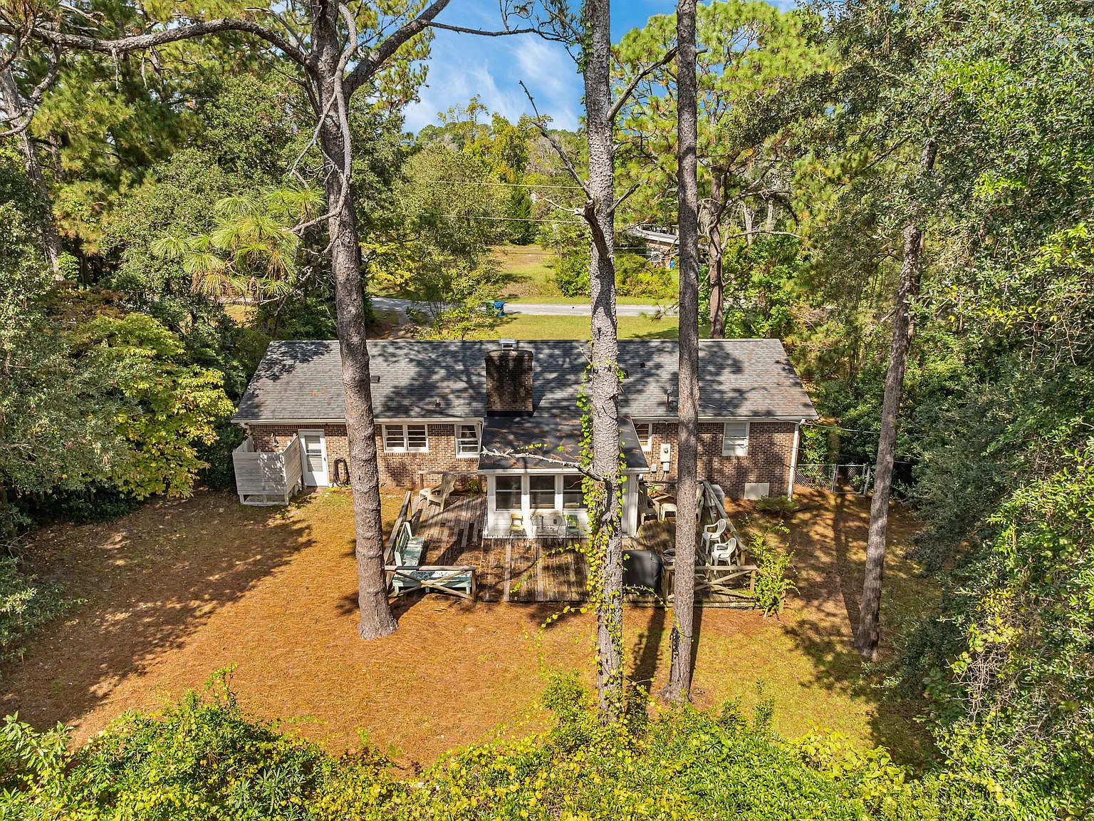 457 Baytree Rd — Photo 2