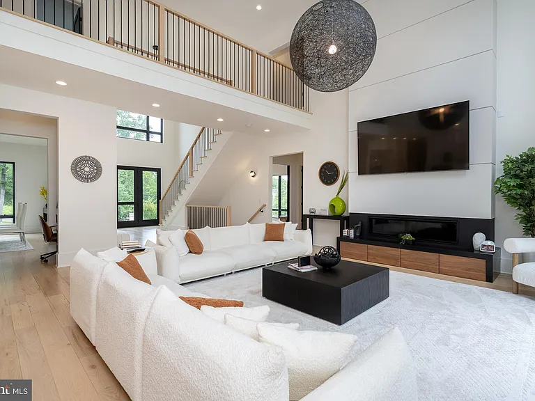 40388 Manbar Ln — Photo 18