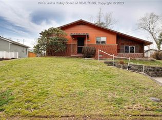 5105 S Pioneer Dr, Cross Lanes, WV 25313