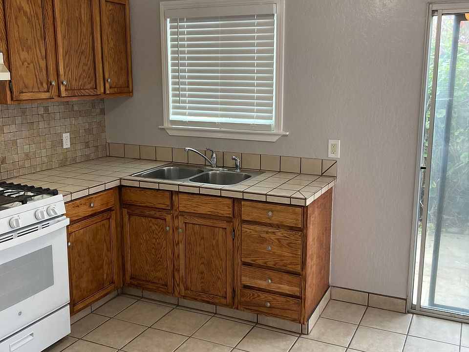 1st image of 3238 Mission Dr