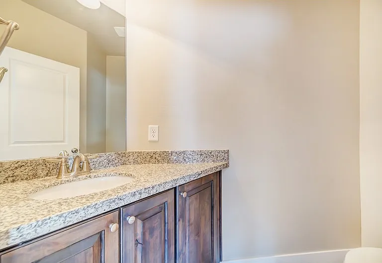 1155 S 225 E — Photo 15