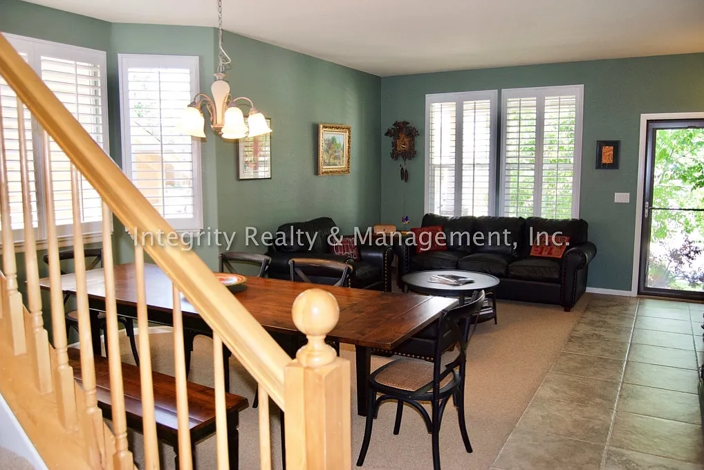 4 Bed/2.5 Bath, 2783 Sq Ft, 10328 Longwood Way — Photo 4
