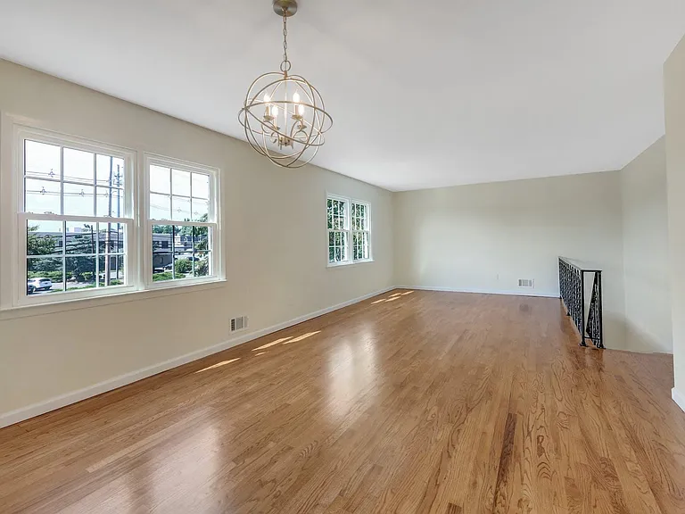 192 Maywood Ave — Photo 18