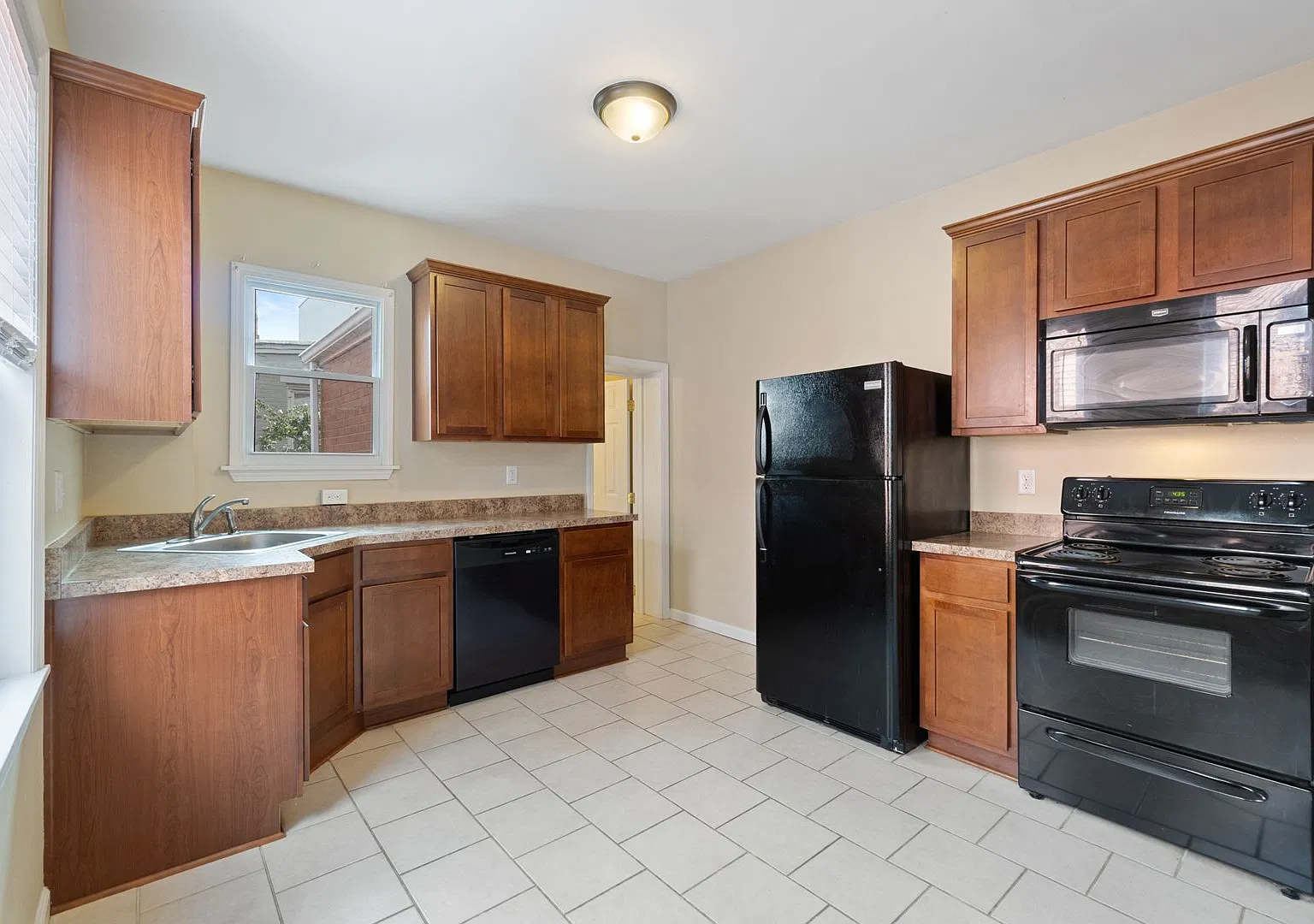 1822 Wharton Street — Photo 2