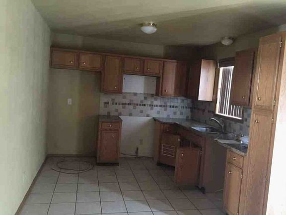3rd image of 3925 Duesenberg Dr