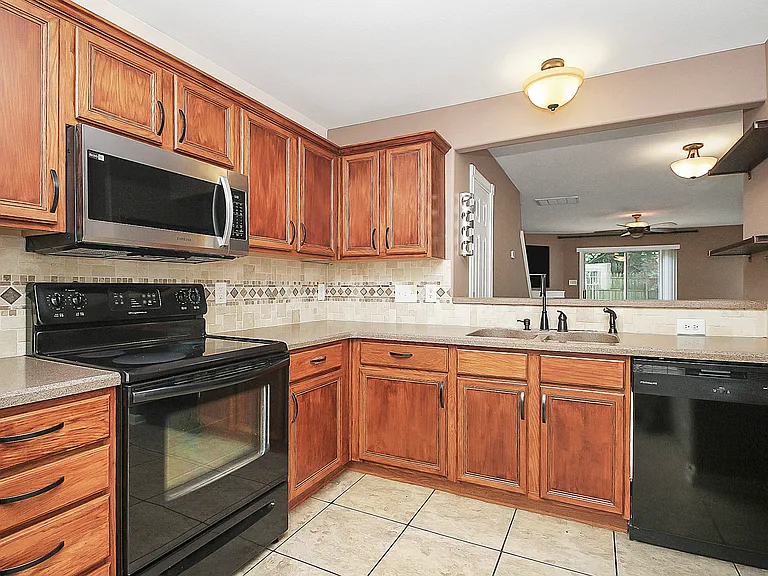 5227 Silabert Ave — Photo 8