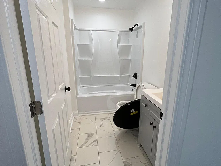 2nd Bathroom