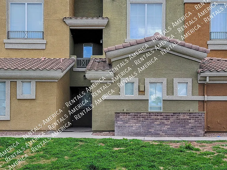 18250 N Cave Creek Rd #202 — Photo 1