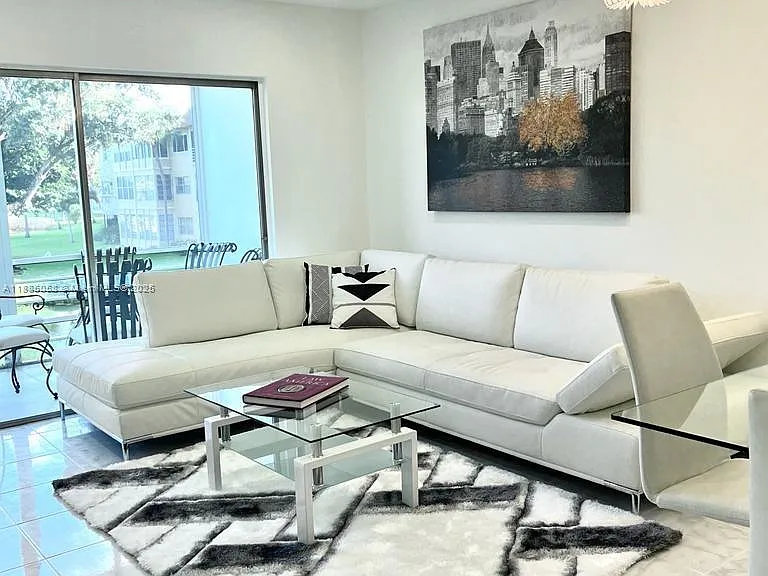 5051 W Oakland Park Blvd #204 — Photo 7