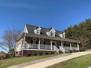 121 Grand View Rdg, Alpine, AL 35014