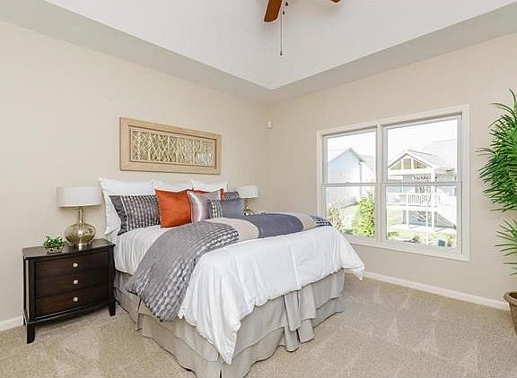 Master Bedroom with 9' Ceilings
