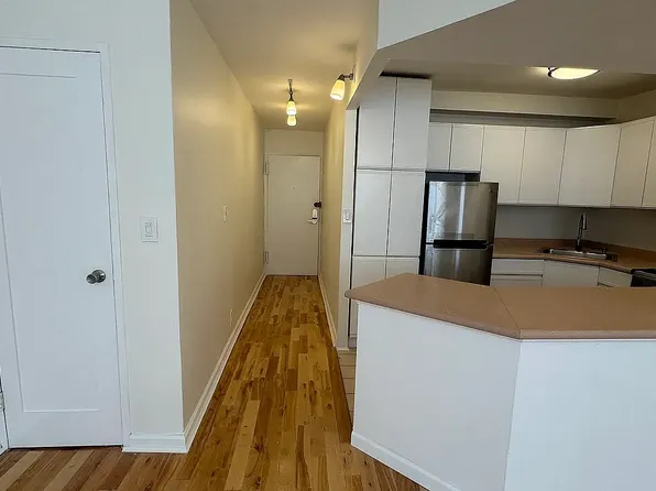 321 E 48th St APT 6F, New York, NY 10017