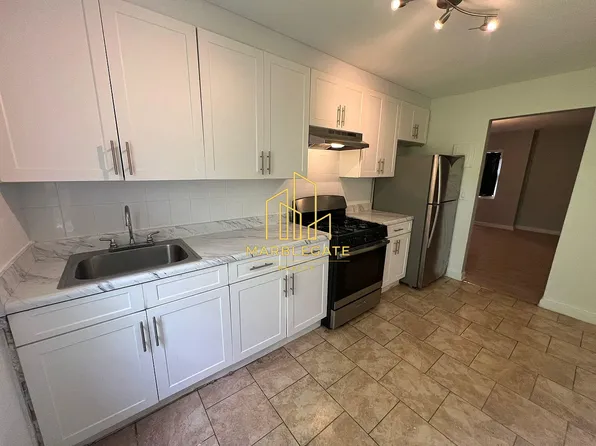 70 Crawford St, Newark, NJ