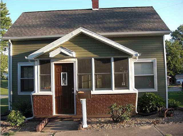 1st image of 130 W Cherry St