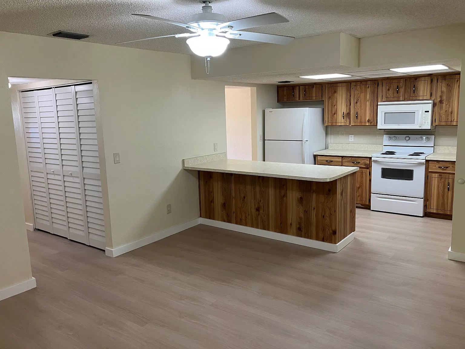 2 bed, 1000 sqft, $1,525 — Photo 1