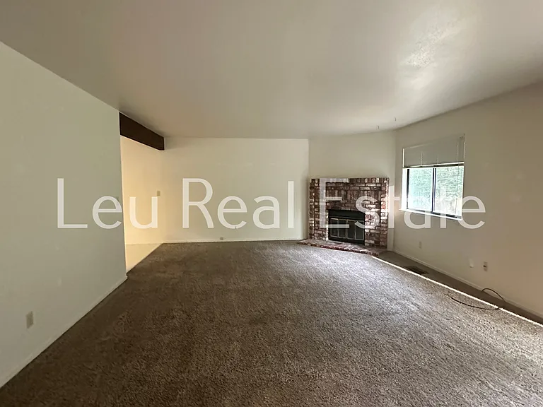 2720 Wentworth Rd — Photo 9