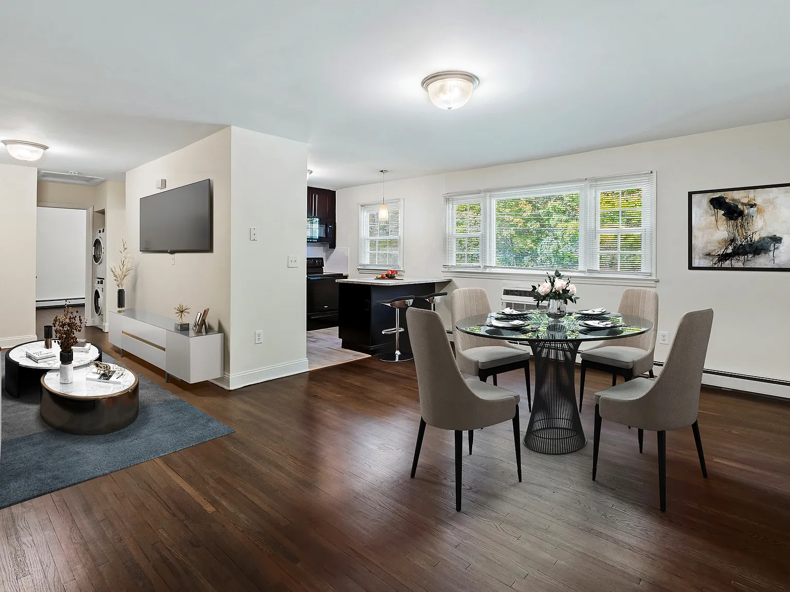Newtonian Garden Apartments — Photo 1