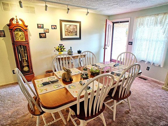 5th image of 7650 Rainview Ct