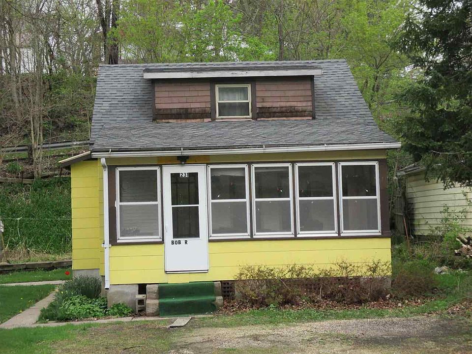 1st image of 323 Pleasant Dr