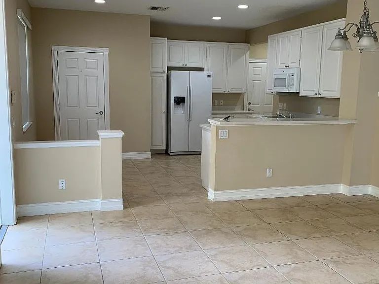 1176 Pinewood Lake Ct — Photo 9