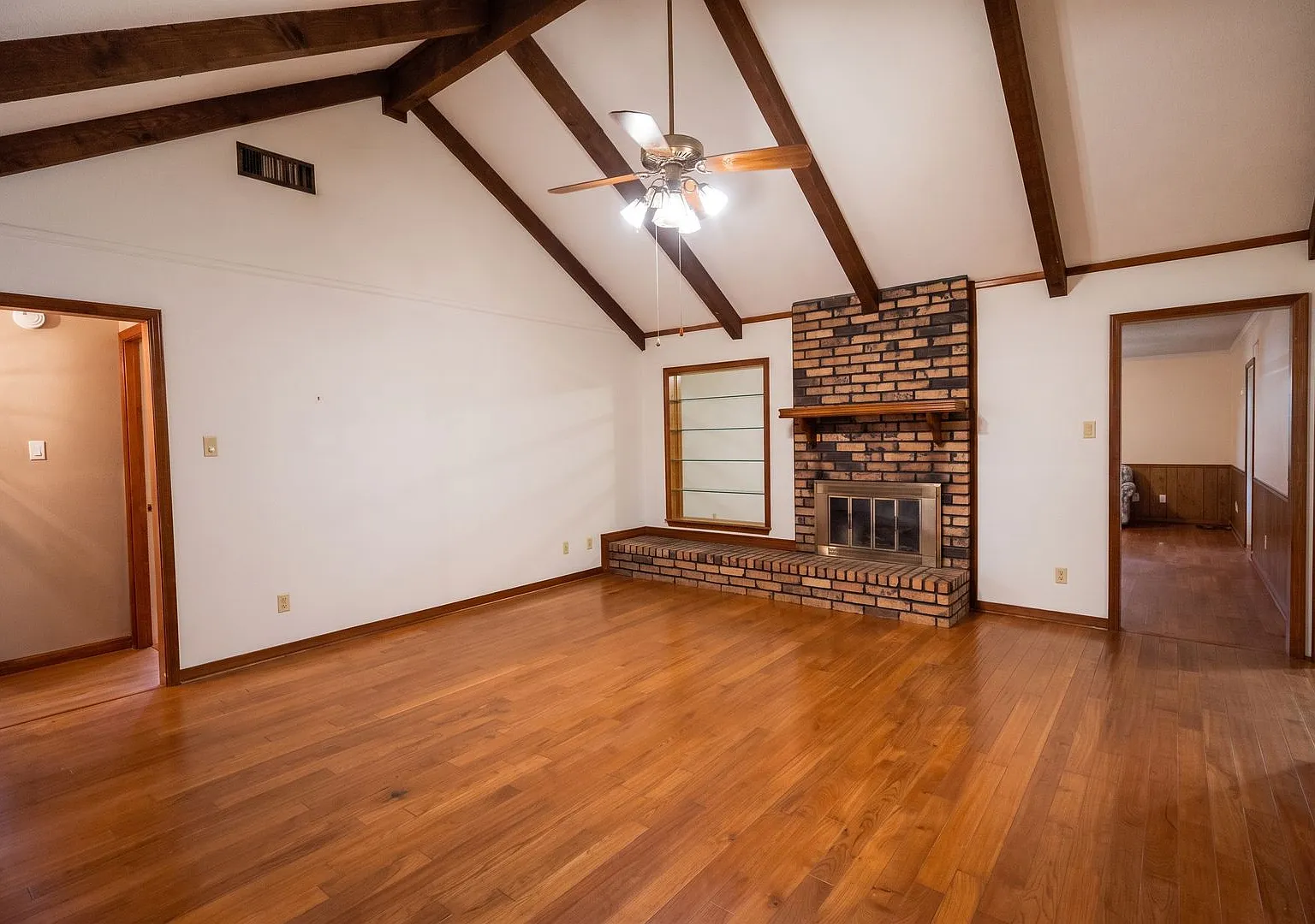 North Bossier - Greenacres Place - 3 Bed 2 Bath w/ Bonus Room! — Photo 3