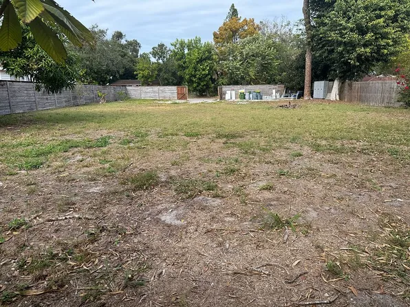 1146 52nd St, Sarasota, FL 34234