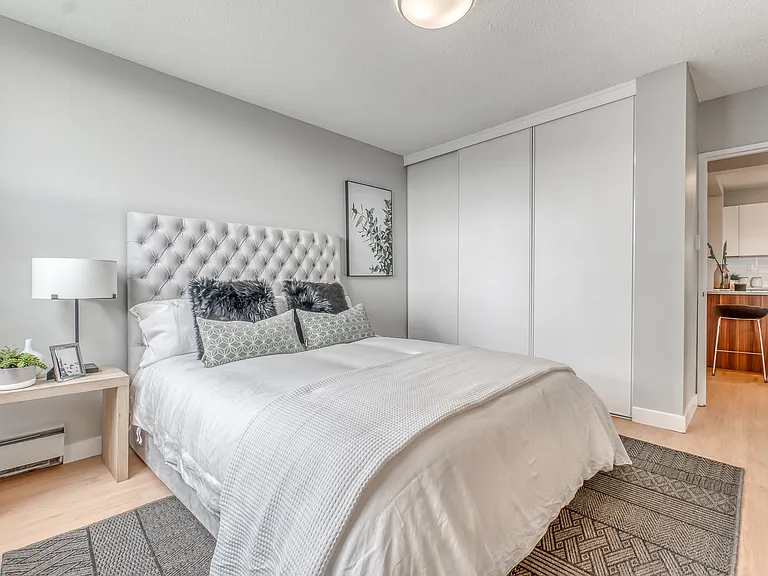 930 15th Ave SW — Photo 11