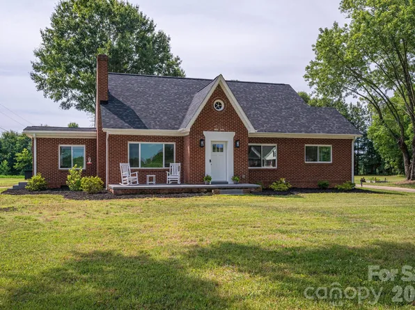 1403 Wehunt Store Rd, Cherryville, NC 28021