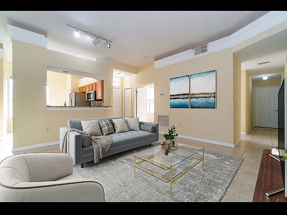 5th image of 6901 Della Dr APT 21