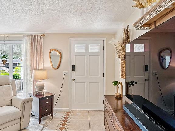 5th image of 6811 Alta Vista St