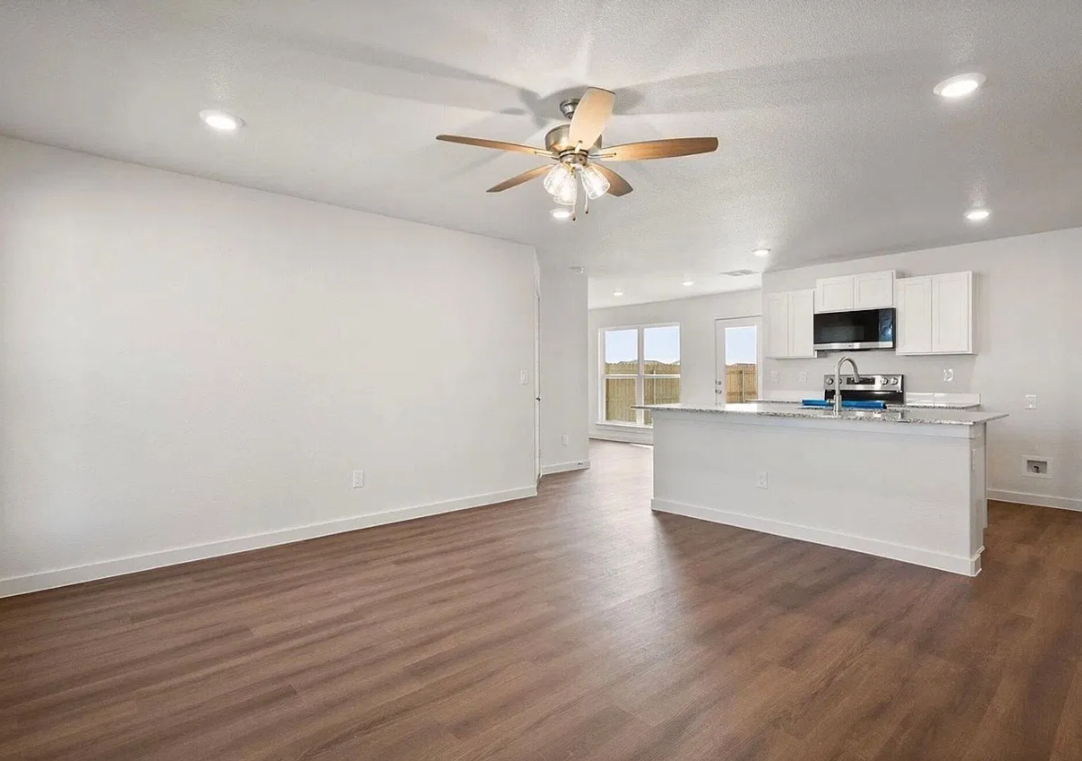 New in Matador Pointe — Photo 2
