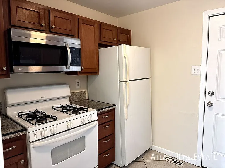 1536 N Uinta St — Photo 3