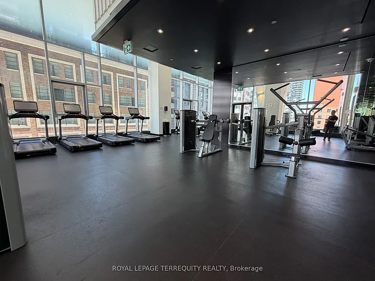 357 King St W #3307 — Photo 22