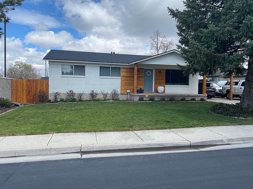 2nd image of 949 E Searle Ave