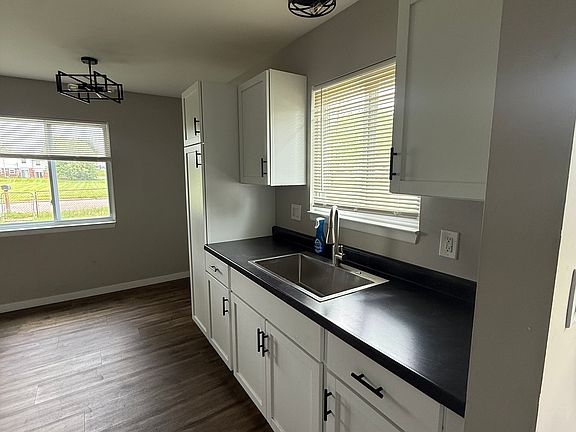 4th image of 1106 Cloverlawn Dr