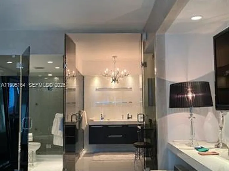 2301 Collins Ave #1507 — Photo 9