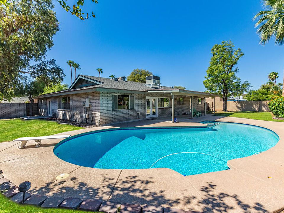 1st image of 512 W Gleneagles Dr
