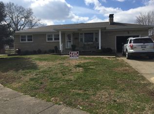 2824 Parklawn Dr, Louisville, KY 40217