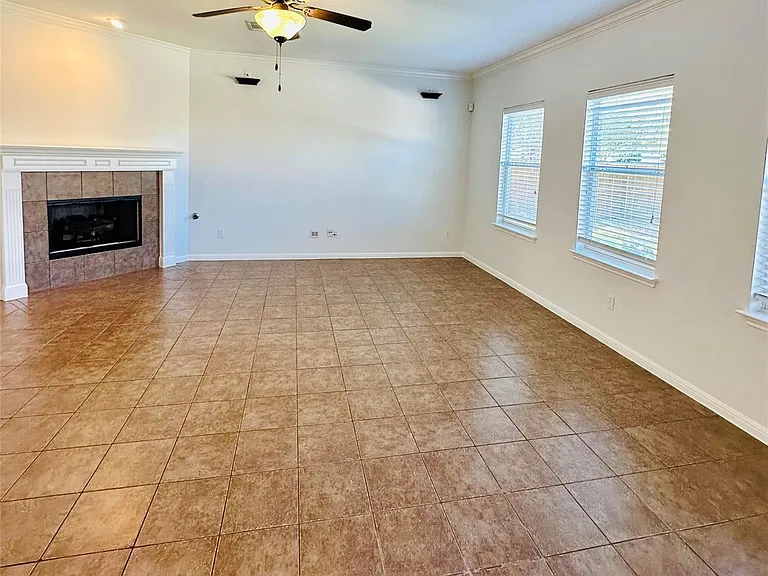 2800 Canyon Valley Run — Photo 8