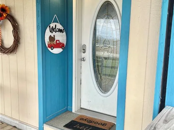 1014 S 5th St, Burlington, KS 66839