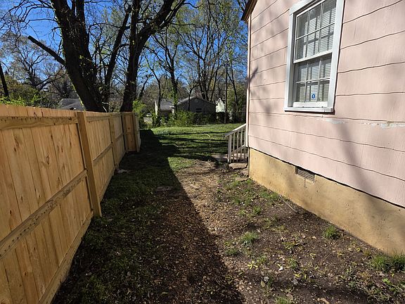 3rd image of 3061 Seminole Rd