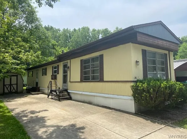 136 Carefree Ln, Buffalo, NY 14227