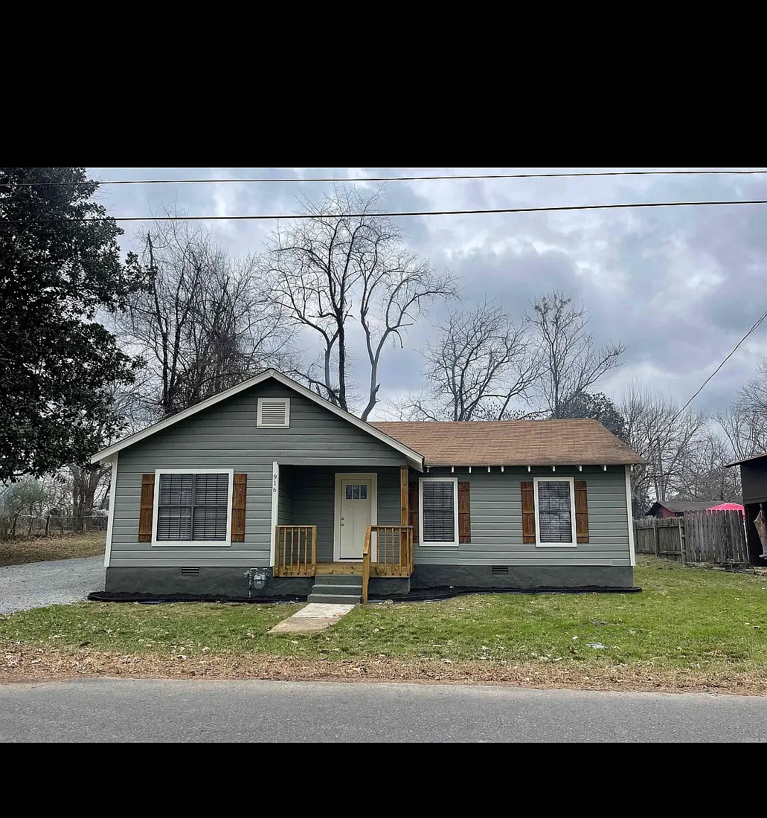 3 bed, 1047 sqft, $1,250 — Photo 1