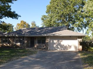 1623 W Katella St, Springfield, MO 65807