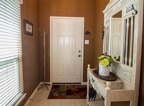 3rd image of 9605 Leisure Ln
