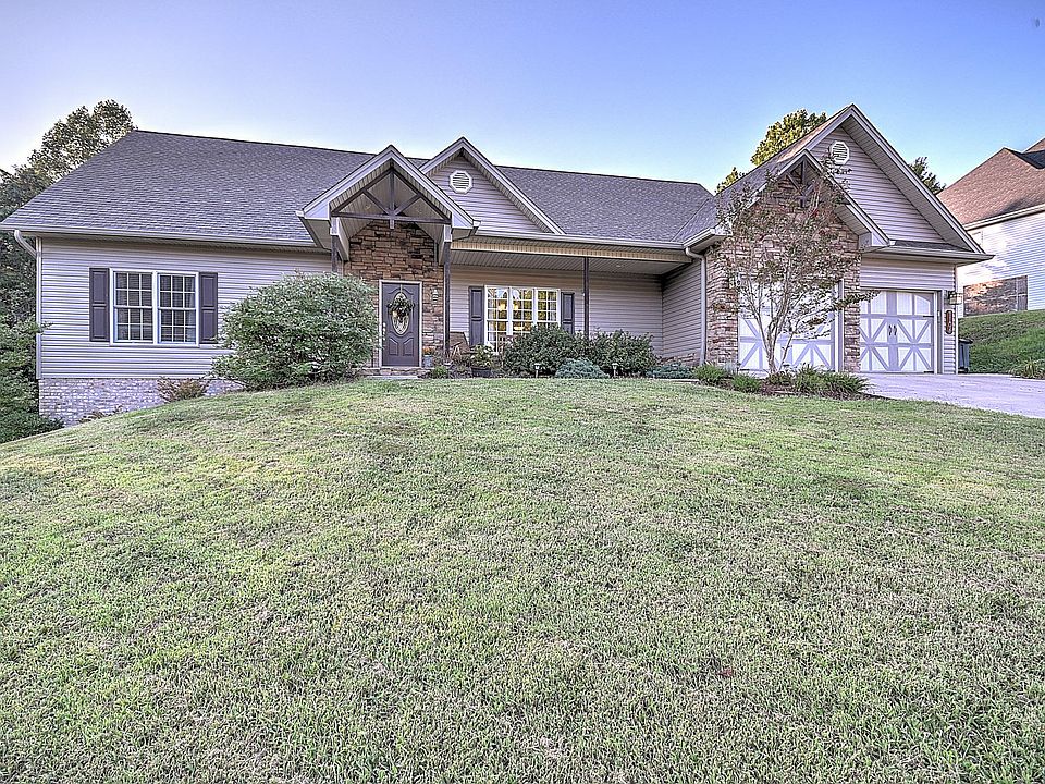 1st image of 1104 Laurel Pond Ln