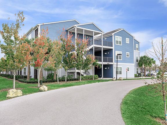 2nd image of 5620 Fountain Lake Cir #5580-302