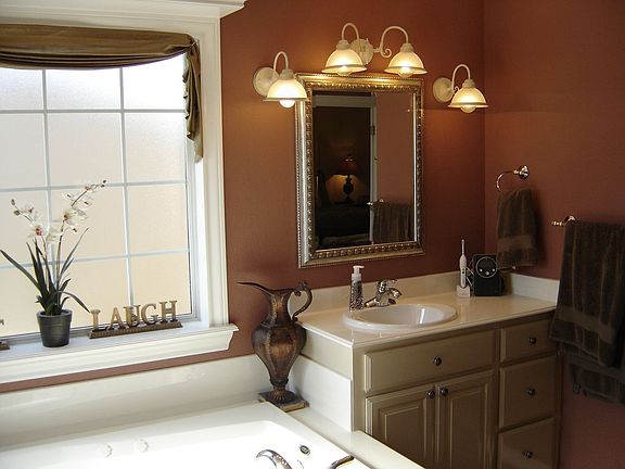 Master Bath 2nd Vanity