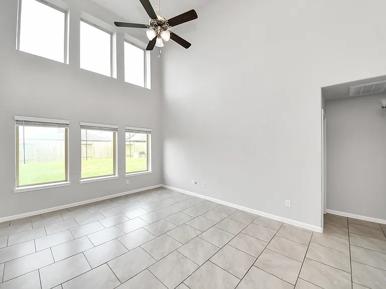 18319 Pin Oak Lake Dr — Photo 10