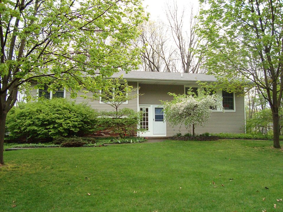 2nd image of 7563 Hunters Ridge Dr